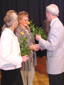 Walter Silbereisen gratuliert Hedwig Frey
